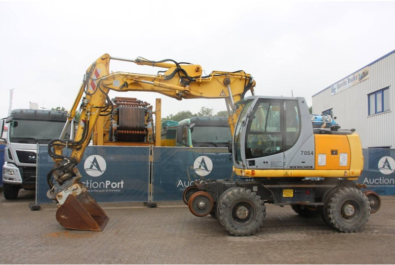 New Holland MH5 Plus - Колісний екскаватор: фото 1 New Holland MH5 Plus - Колісний екскаватор: фото 1