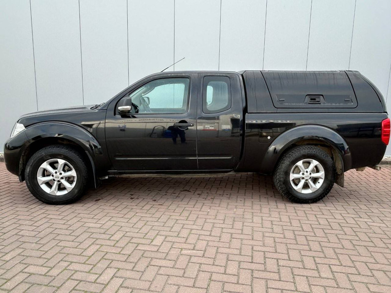 Nissan Navara - Легковий автомобіль: фото 2 Nissan Navara - Легковий автомобіль: фото 2