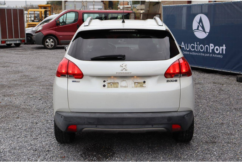 Peugeot 2008 - Седан: фото 5 Peugeot 2008 - Седан: фото 5