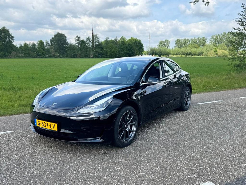 Tesla Model 3 - Седан: фото 2 Tesla Model 3 - Седан: фото 2
