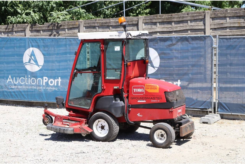 Toro Groundsmaster 3280 D - Газонокосарка: фото 3 Toro Groundsmaster 3280 D - Газонокосарка: фото 3