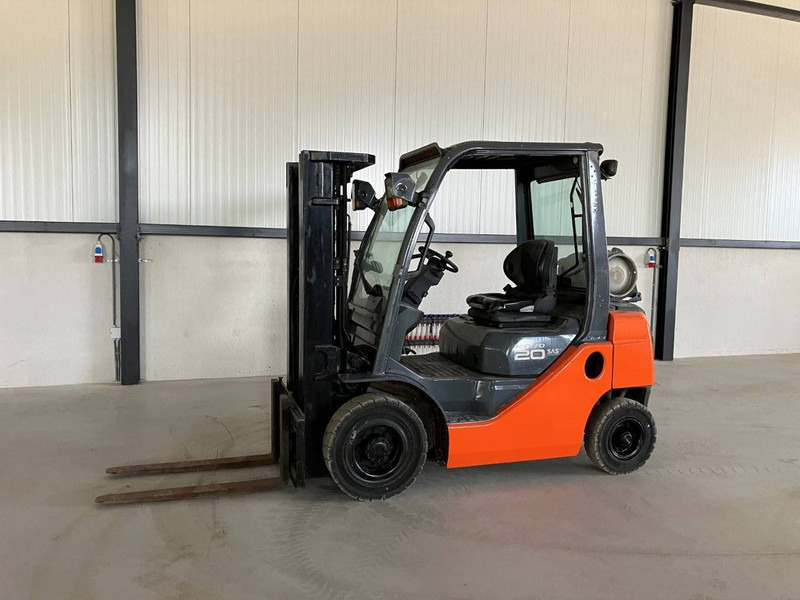 Toyota 02-8FGF20 - Газовий навантажувач: фото 1 Toyota 02-8FGF20 - Газовий навантажувач: фото 1