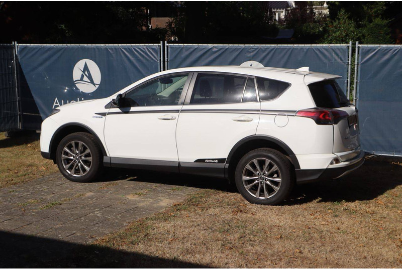 Toyota RAV4 - Позашляховик: фото 3 Toyota RAV4 - Позашляховик: фото 3