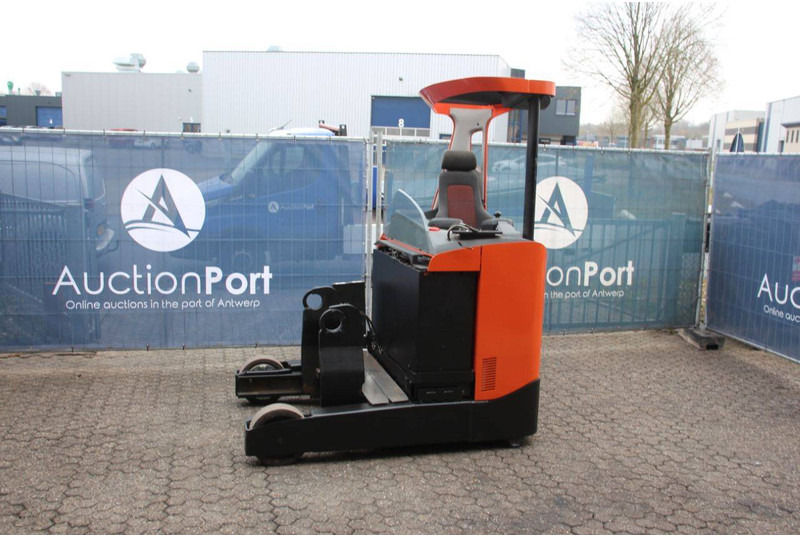 Toyota RRE180 - Рiч-трак: фото 1 Toyota RRE180 - Рiч-трак: фото 1