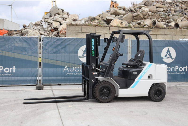 UniCarriers FD25T5M - Дизельний навантажувач: фото 1 UniCarriers FD25T5M - Дизельний навантажувач: фото 1