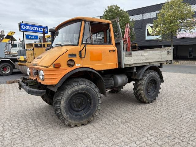 Unimog U600 - Вантажівка з маніпулятором: фото 1 Unimog U600 - Вантажівка з маніпулятором: фото 1