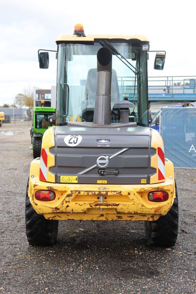 Volvo L30G - Колісний навантажувач: фото 5 Volvo L30G - Колісний навантажувач: фото 5