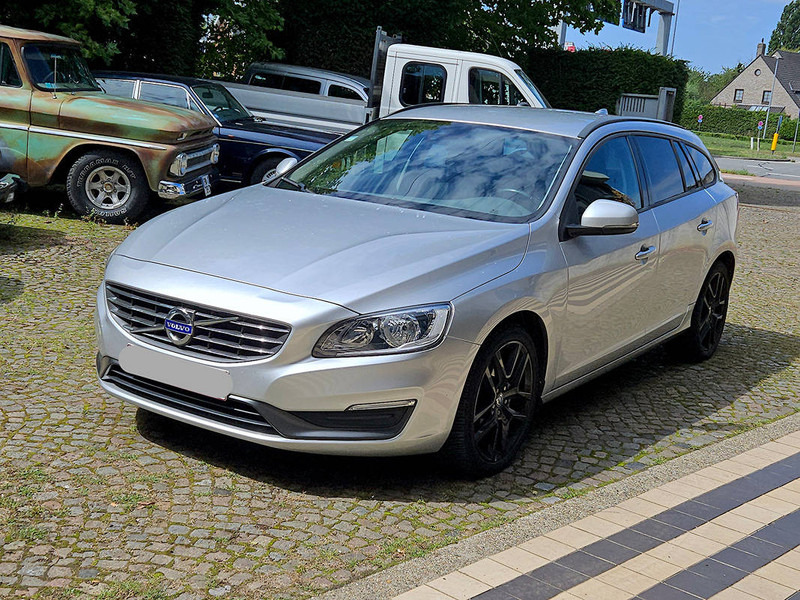 Volvo V60 D3 - Седан: фото 1 Volvo V60 D3 - Седан: фото 1