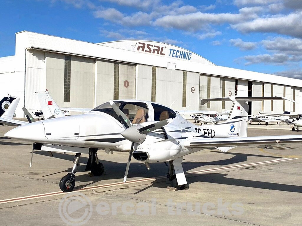 2008 Diamond DA42 Twin Star-Airplane - Аеродромне обладнання: фото 1 2008 Diamond DA42 Twin Star-Airplane - Аеродромне обладнання: фото 1