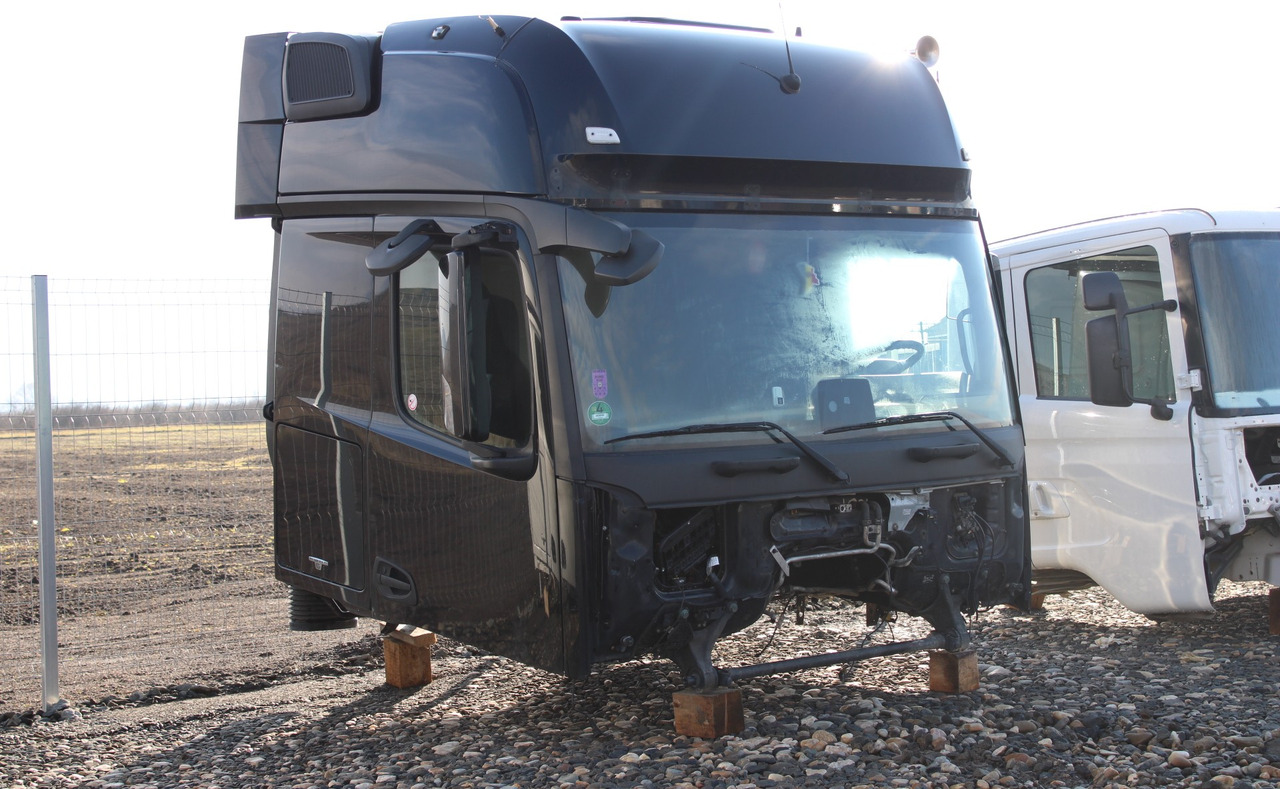 CABINA MERCEDES ACTROS MP4 GIGA SPACE - Кабіна в категорії Вантажівки: фото 2 CABINA MERCEDES ACTROS MP4 GIGA SPACE - Кабіна в категорії Вантажівки: фото 2