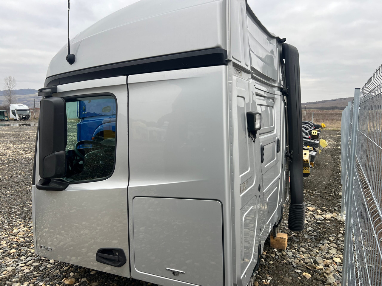 CABINA MERCEDES ACTROS MP4 STREAMSPACE 2.5 - Кабіна в категорії Вантажівки: фото 4 CABINA MERCEDES ACTROS MP4 STREAMSPACE 2.5 - Кабіна в категорії Вантажівки: фото 4
