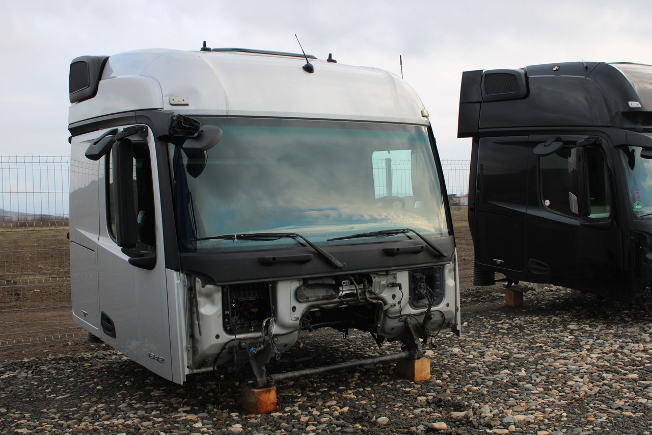 CABINA MERCEDES ACTROS MP4 STREAMSPACE 2.5 - Кабіна в категорії Вантажівки: фото 2 CABINA MERCEDES ACTROS MP4 STREAMSPACE 2.5 - Кабіна в категорії Вантажівки: фото 2