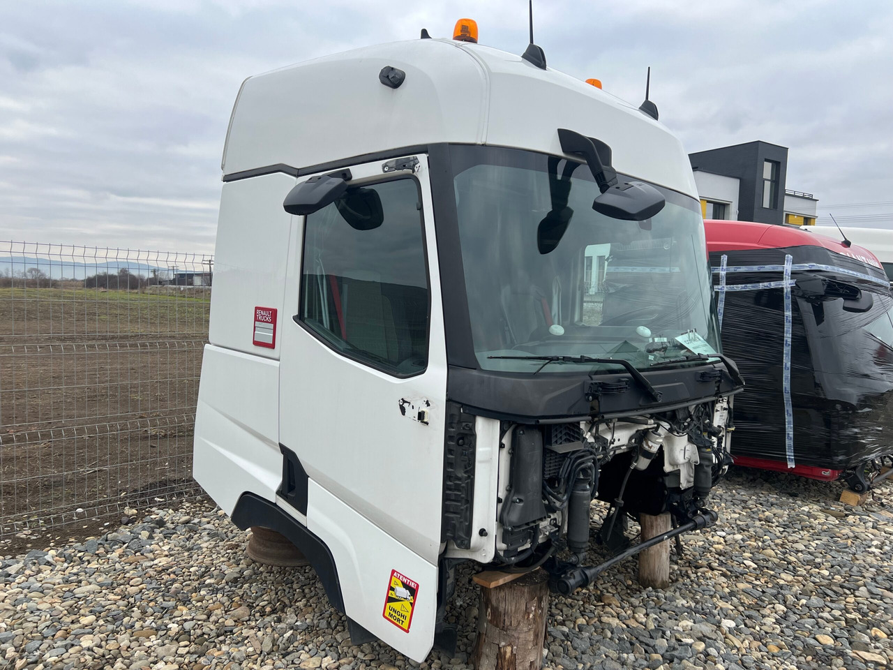 CABINA RENAULT T SLEEPER - Кабіна в категорії Вантажівки: фото 2 CABINA RENAULT T SLEEPER - Кабіна в категорії Вантажівки: фото 2