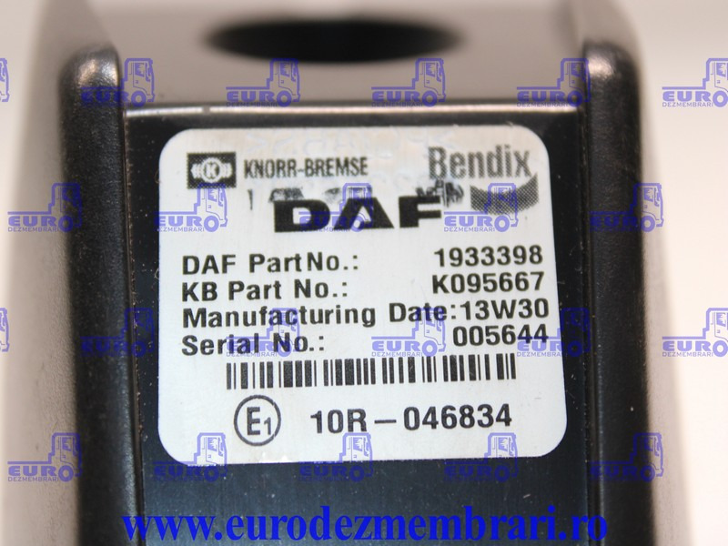 SENZOR RADAR DAF XF106 1933398, K095667 - Давач в категорії Вантажівки: фото 4 SENZOR RADAR DAF XF106 1933398, K095667 - Давач в категорії Вантажівки: фото 4