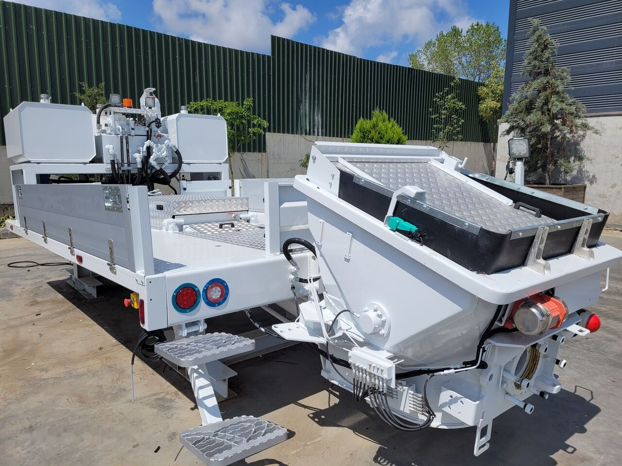 MERCEDES-BENZ New BMS BLP 14-09 on chassis - Автобетононасос: фото 1 MERCEDES-BENZ New BMS BLP 14-09 on chassis - Автобетононасос: фото 1