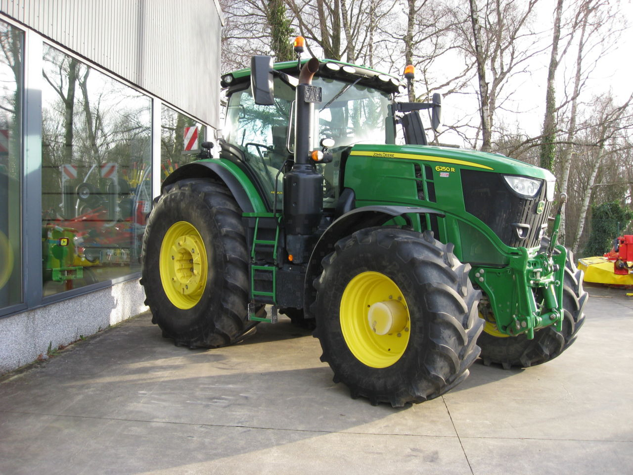 John Deere 6250R - Трактор: фото 2 John Deere 6250R - Трактор: фото 2