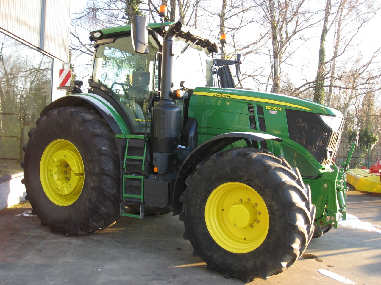 John Deere 6250R - Трактор: фото 5 John Deere 6250R - Трактор: фото 5