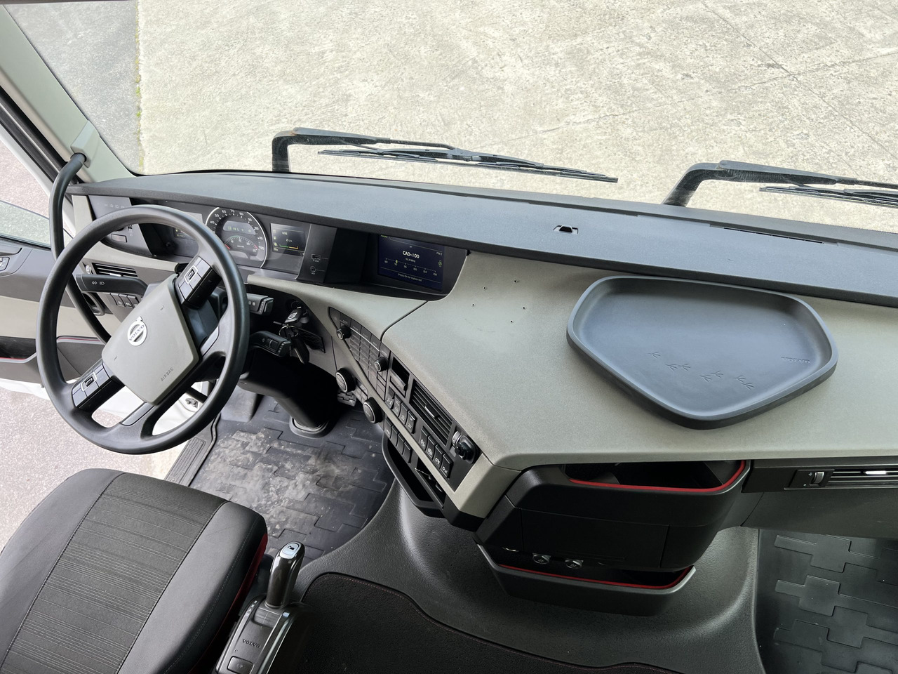 Вантажівка шасі camion Volvo 540 en chasis con retarder: фото 10