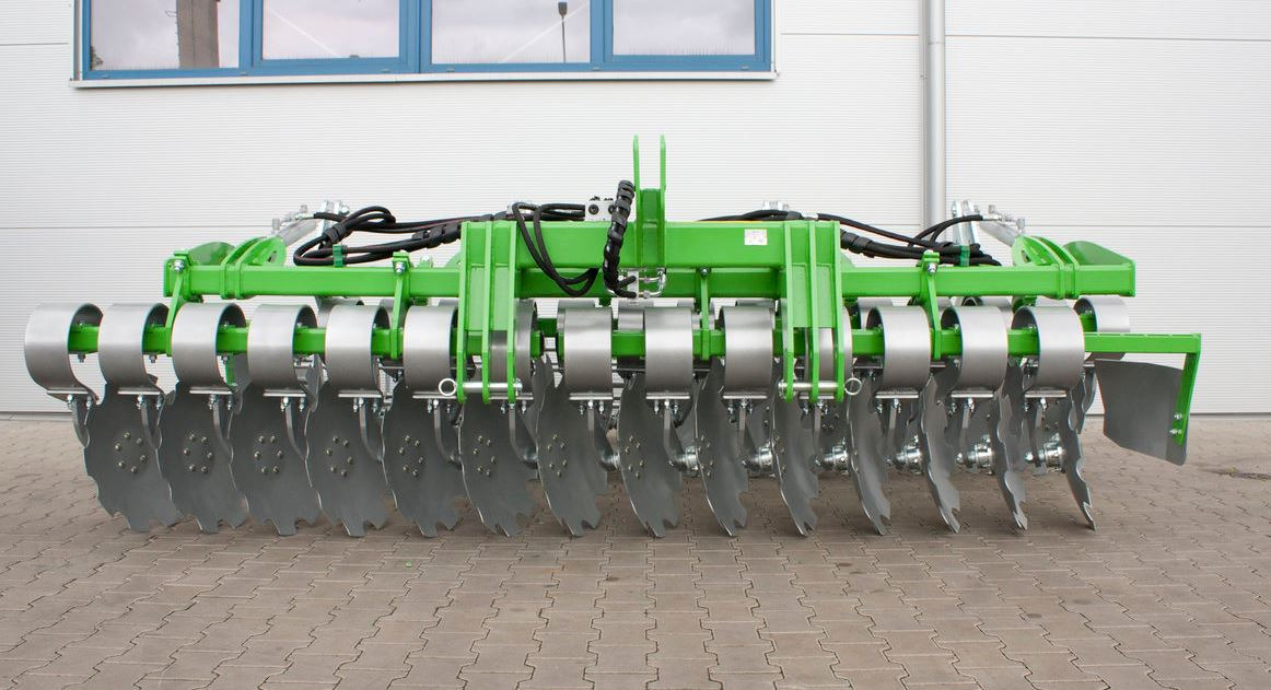 BOMET Brony talerzowe 3m / Kurzscheibeneggen/ Compact disc harrows/ Навесные дисковые компактные бороны - Дисковий культиватор: фото 1 BOMET Brony talerzowe 3m / Kurzscheibeneggen/ Compact disc harrows/ Навесные дисковые компактные бороны - Дисковий культиватор: фото 1