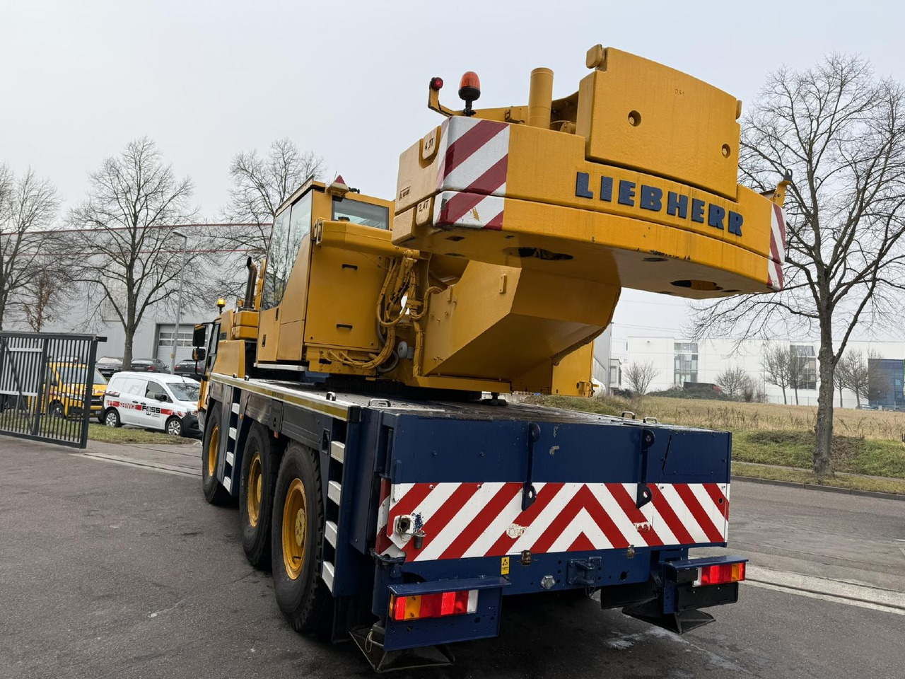 Liebherr LTM 1055-3.1 (06 - 055 996) | 6 x 6 - Автокран: фото 4 Liebherr LTM 1055-3.1 (06 - 055 996) | 6 x 6 - Автокран: фото 4