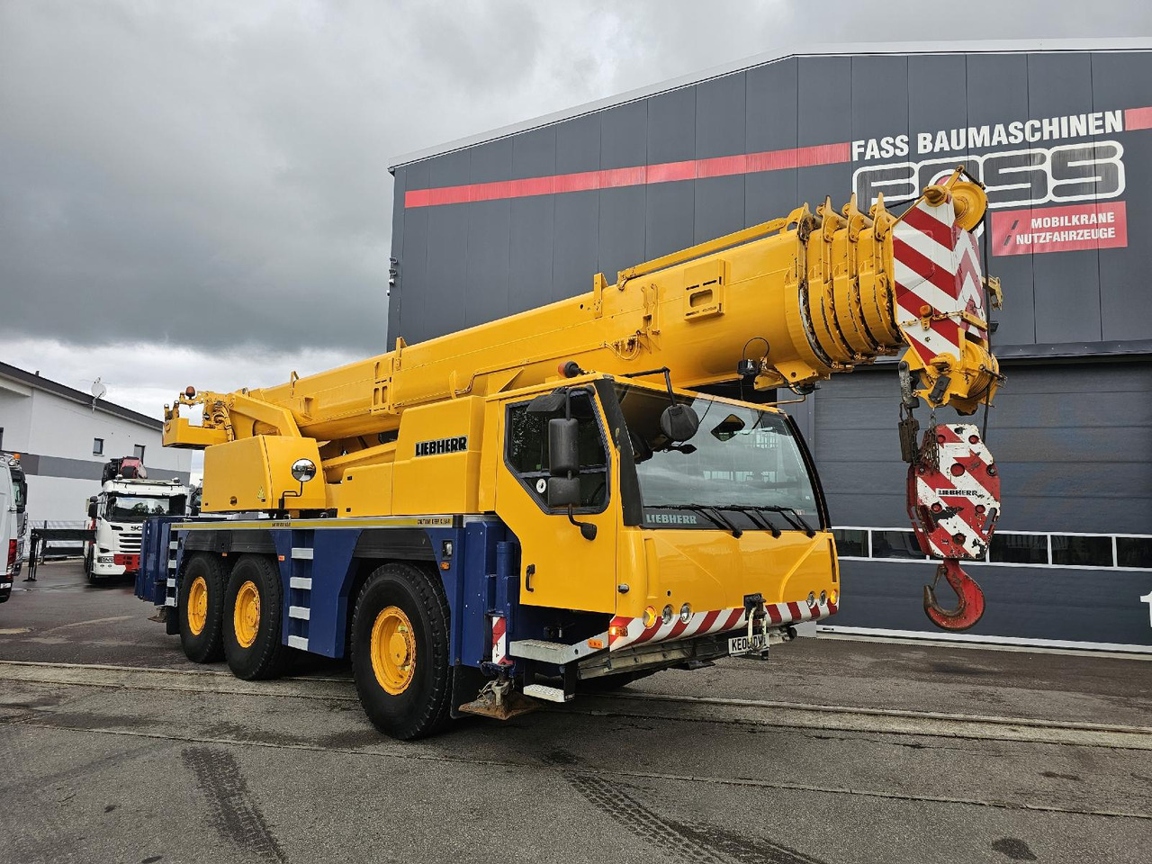 Liebherr LTM 1055-3.1 (06 - 056 016) | 6 x 6 - Автокран: фото 1 Liebherr LTM 1055-3.1 (06 - 056 016) | 6 x 6 - Автокран: фото 1