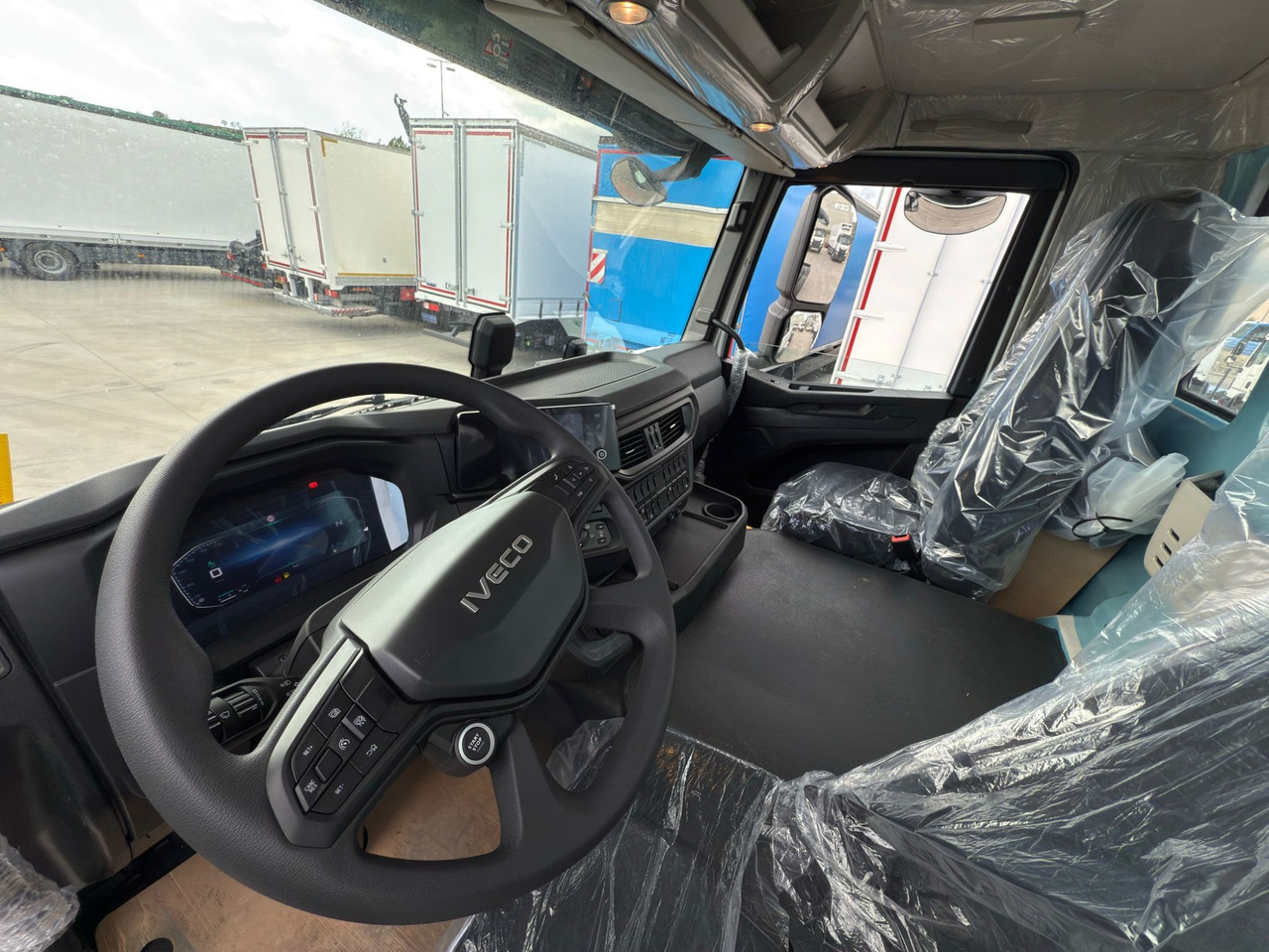 Вантажівка шасі IVECO AD380T46 6x4 E6 (Chassis): фото 6