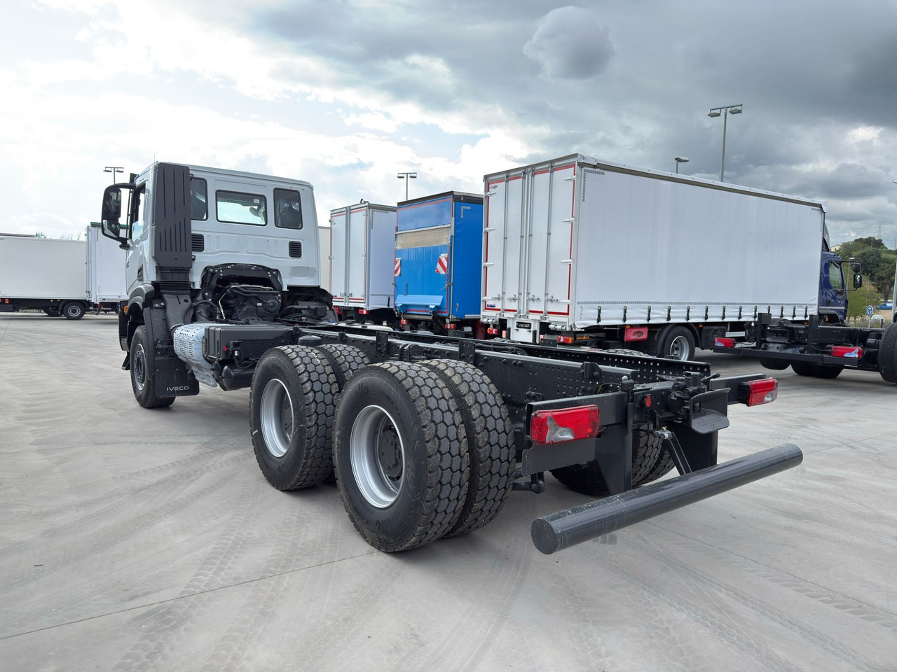 IVECO AD380T46 6x4 E6 (Chassis) - Вантажівка шасі: фото 5 IVECO AD380T46 6x4 E6 (Chassis) - Вантажівка шасі: фото 5