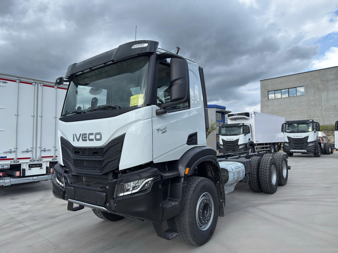 IVECO AD380T46 6x4 E6 (Chassis) - Вантажівка шасі: фото 1 IVECO AD380T46 6x4 E6 (Chassis) - Вантажівка шасі: фото 1