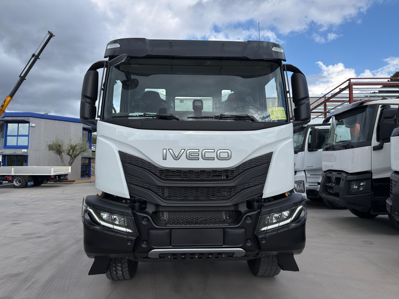IVECO AD380T46 6x4 E6 (Chassis) - Вантажівка шасі: фото 3 IVECO AD380T46 6x4 E6 (Chassis) - Вантажівка шасі: фото 3