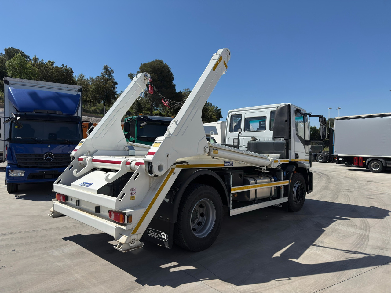 IVECO ML190E28L Eurocargo E6 (Track Equipment) - Скіповий навантажувач вантажівка: фото 3 IVECO ML190E28L Eurocargo E6 (Track Equipment) - Скіповий навантажувач вантажівка: фото 3
