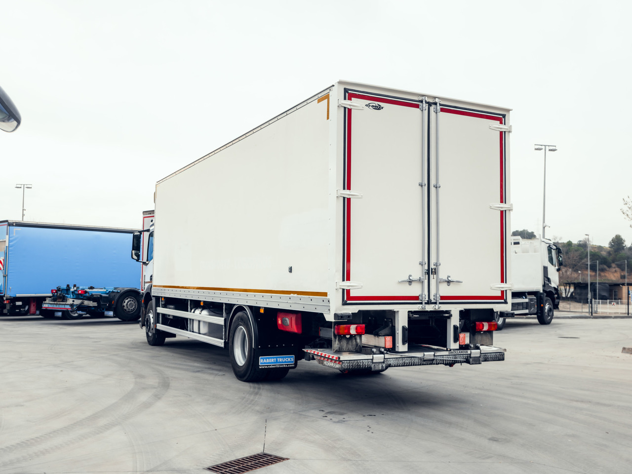 MERCEDES BENZ 18.30L Antos E6 (VAN) - Вантажівка з закритим кузовом: фото 5 MERCEDES BENZ 18.30L Antos E6 (VAN) - Вантажівка з закритим кузовом: фото 5