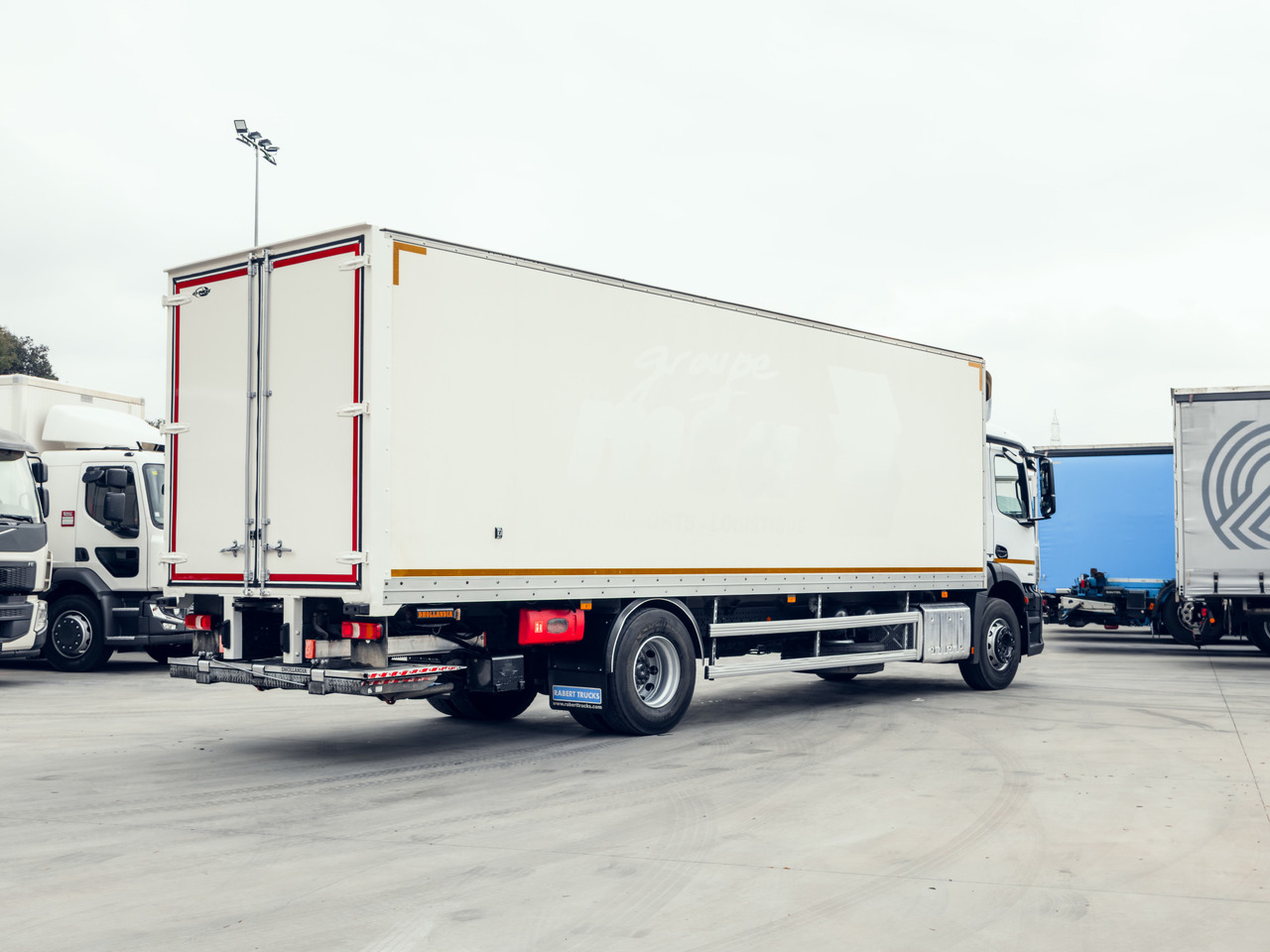 MERCEDES BENZ 18.30L Antos E6 (VAN) - Вантажівка з закритим кузовом: фото 4 MERCEDES BENZ 18.30L Antos E6 (VAN) - Вантажівка з закритим кузовом: фото 4