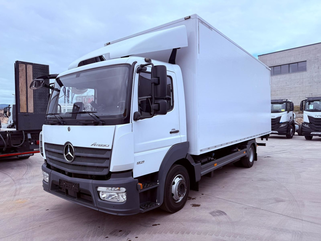 MERCEDES BENZ 9.21 Atego E6 (VAN) - Вантажівка з закритим кузовом: фото 1 MERCEDES BENZ 9.21 Atego E6 (VAN) - Вантажівка з закритим кузовом: фото 1