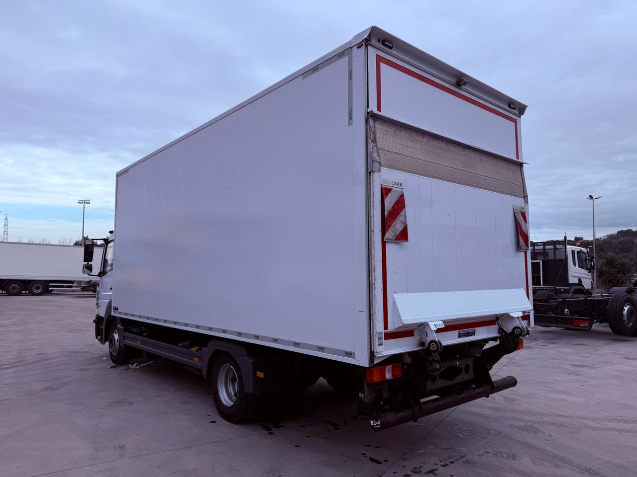 MERCEDES BENZ 9.21 Atego E6 (VAN) - Вантажівка з закритим кузовом: фото 3 MERCEDES BENZ 9.21 Atego E6 (VAN) - Вантажівка з закритим кузовом: фото 3