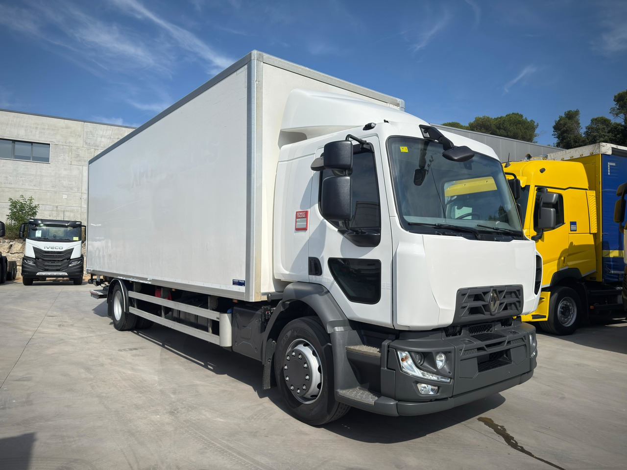 RENAULT D19 E6 (VAN) - Вантажівка з закритим кузовом: фото 2 RENAULT D19 E6 (VAN) - Вантажівка з закритим кузовом: фото 2