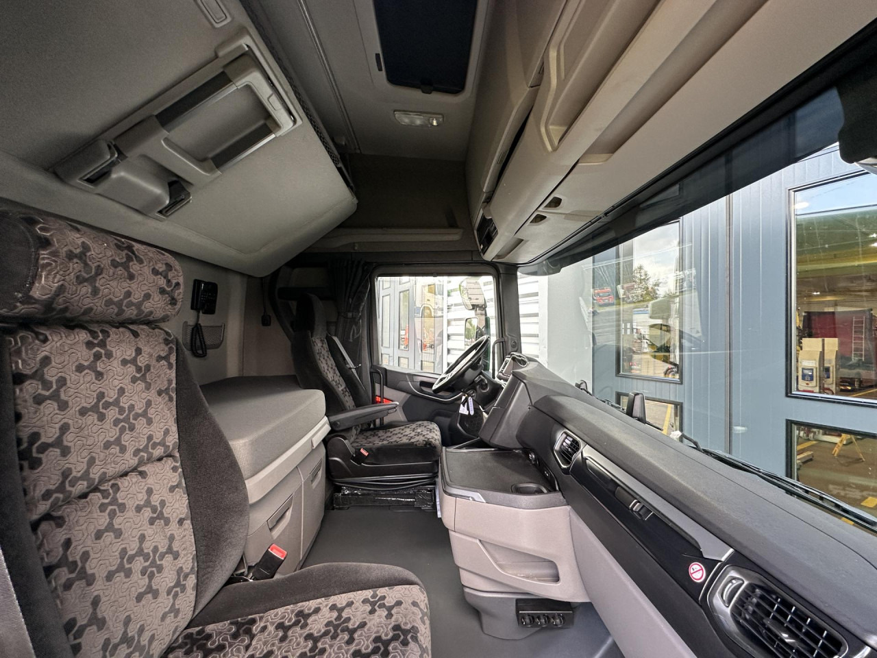 SCANIA S 450 A4x2NB - Тягач: фото 2 SCANIA S 450 A4x2NB - Тягач: фото 2