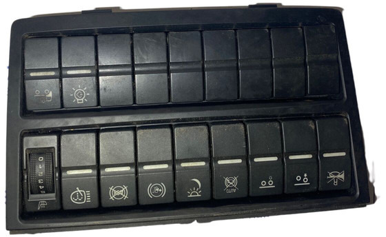 MAN - Приладова панель: фото 1 MAN - Приладова панель: фото 1