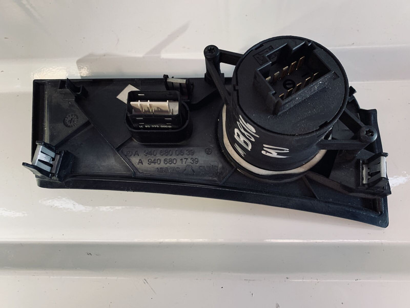 Mercedes-Benz 816 - Приладова панель: фото 2 Mercedes-Benz 816 - Приладова панель: фото 2