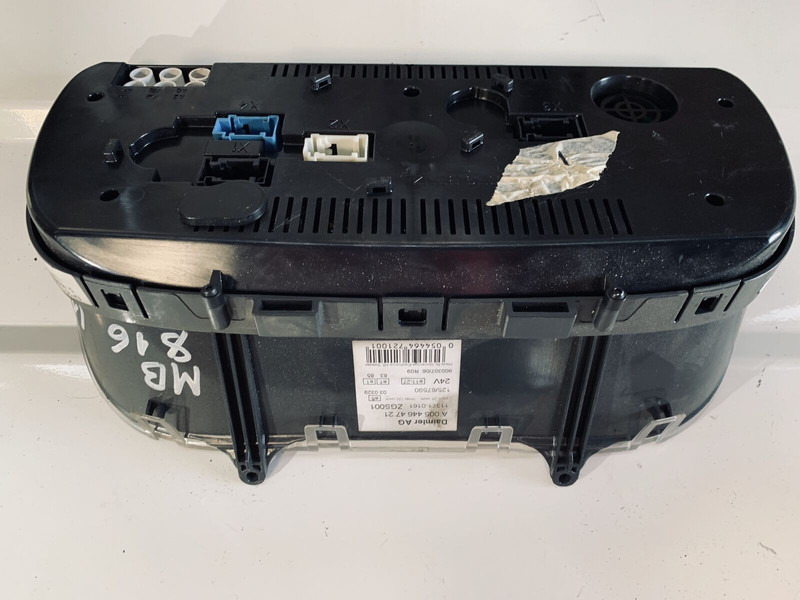 Mercedes-Benz 816 - Приладова панель: фото 2 Mercedes-Benz 816 - Приладова панель: фото 2