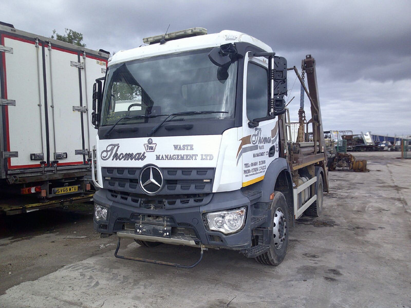 Mercedes-Benz Antos - Кабіна й інтер'єр: фото 3 Mercedes-Benz Antos - Кабіна й інтер'єр: фото 3