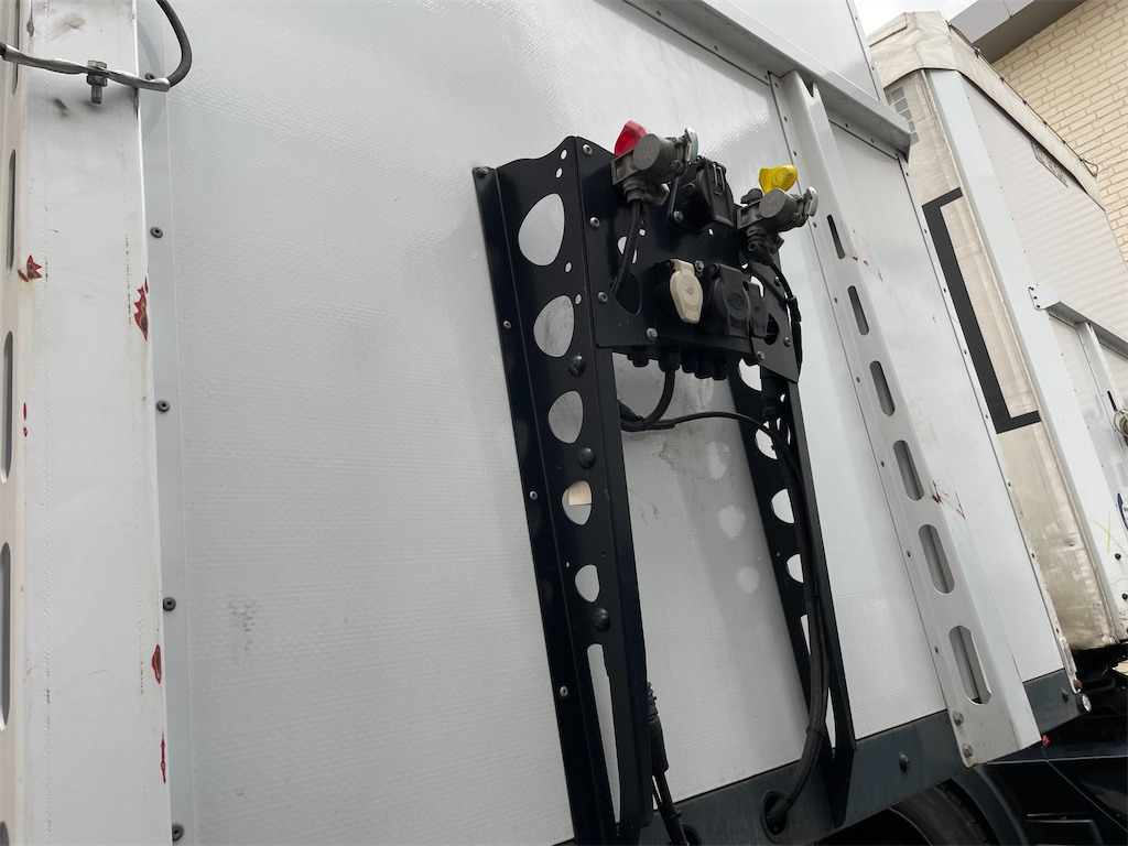 Berger SAPL24 Edscha (2022) - Тентований напівпричіп: фото 5 Berger SAPL24 Edscha (2022) - Тентований напівпричіп: фото 5