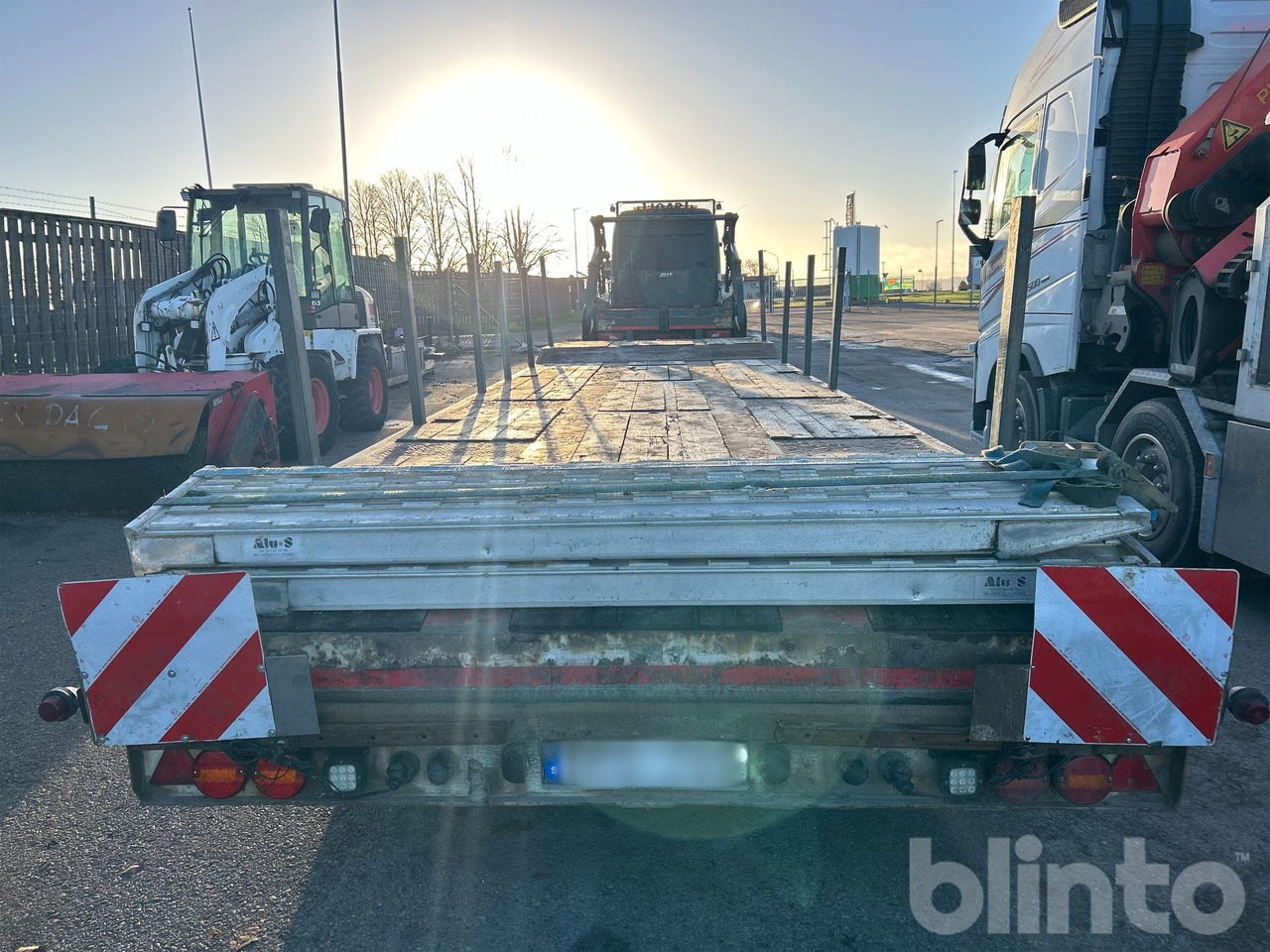 GOLDHOFER TU-L 3-24/80 - Nybesiktigad! - Бортовий причіп/ Платформа: фото 4 GOLDHOFER TU-L 3-24/80 - Nybesiktigad! - Бортовий причіп/ Платформа: фото 4