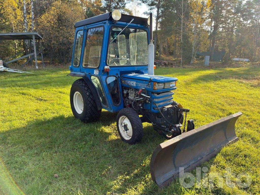 ISEKI 2220 - Трактор: фото 3 ISEKI 2220 - Трактор: фото 3