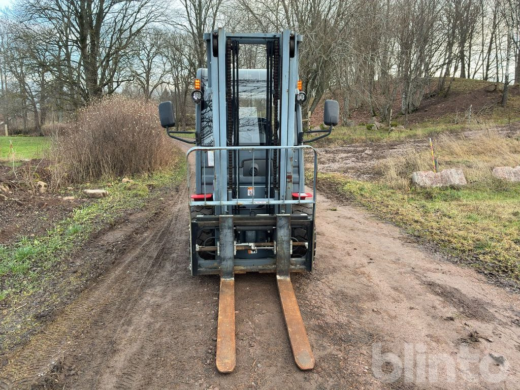 JAC J35 - Навантажувач вилковий: фото 2 JAC J35 - Навантажувач вилковий: фото 2