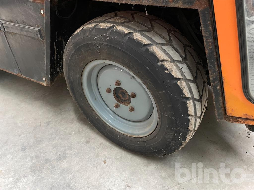 Комунальна/ Спеціальна техніка Kramer Tremo 401L (1991): фото 16 Комунальна/ Спеціальна техніка Kramer Tremo 401L (1991): фото 16