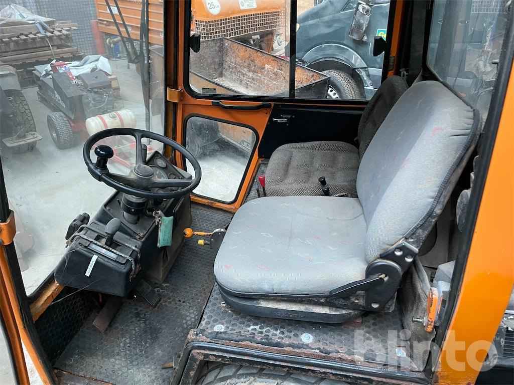 Комунальна/ Спеціальна техніка Kramer Tremo 401L (1991): фото 12 Комунальна/ Спеціальна техніка Kramer Tremo 401L (1991): фото 12