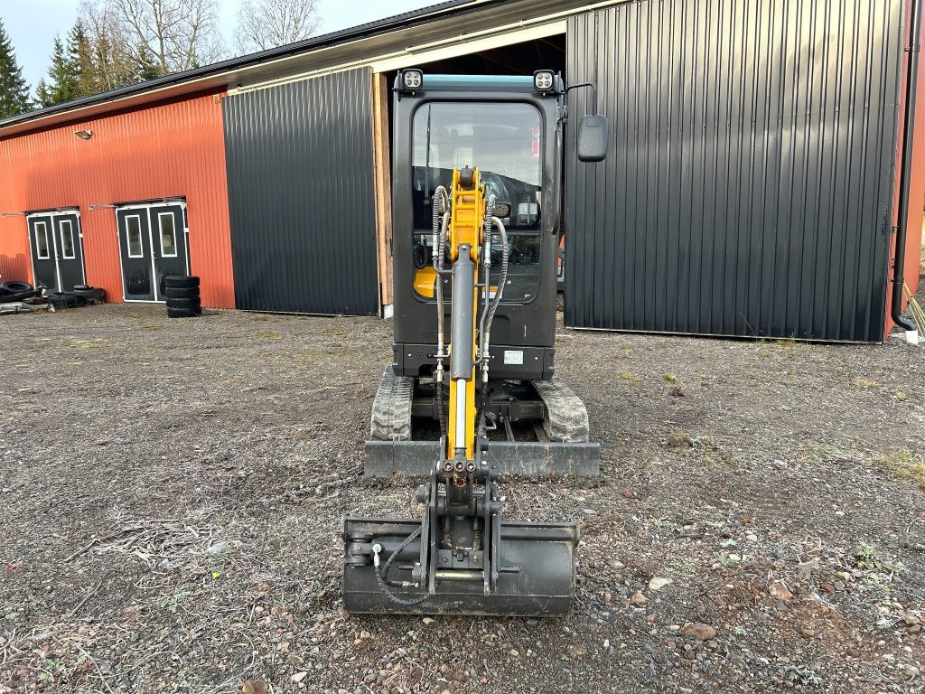 Multiloader EC18 med redskap - Міні-екскаватор: фото 3 Multiloader EC18 med redskap - Міні-екскаватор: фото 3