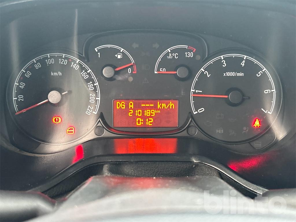 Opel Combo D (2013) - Легковий фургон: фото 5 Opel Combo D (2013) - Легковий фургон: фото 5