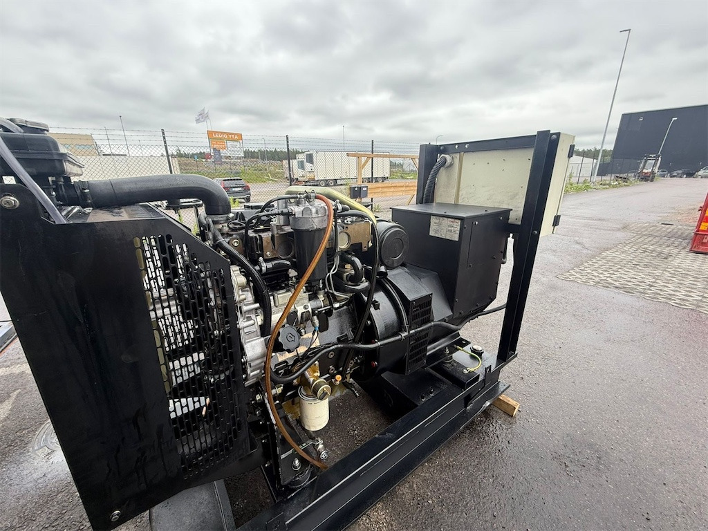 Електричний генератор Perkins 60 kva: фото 17