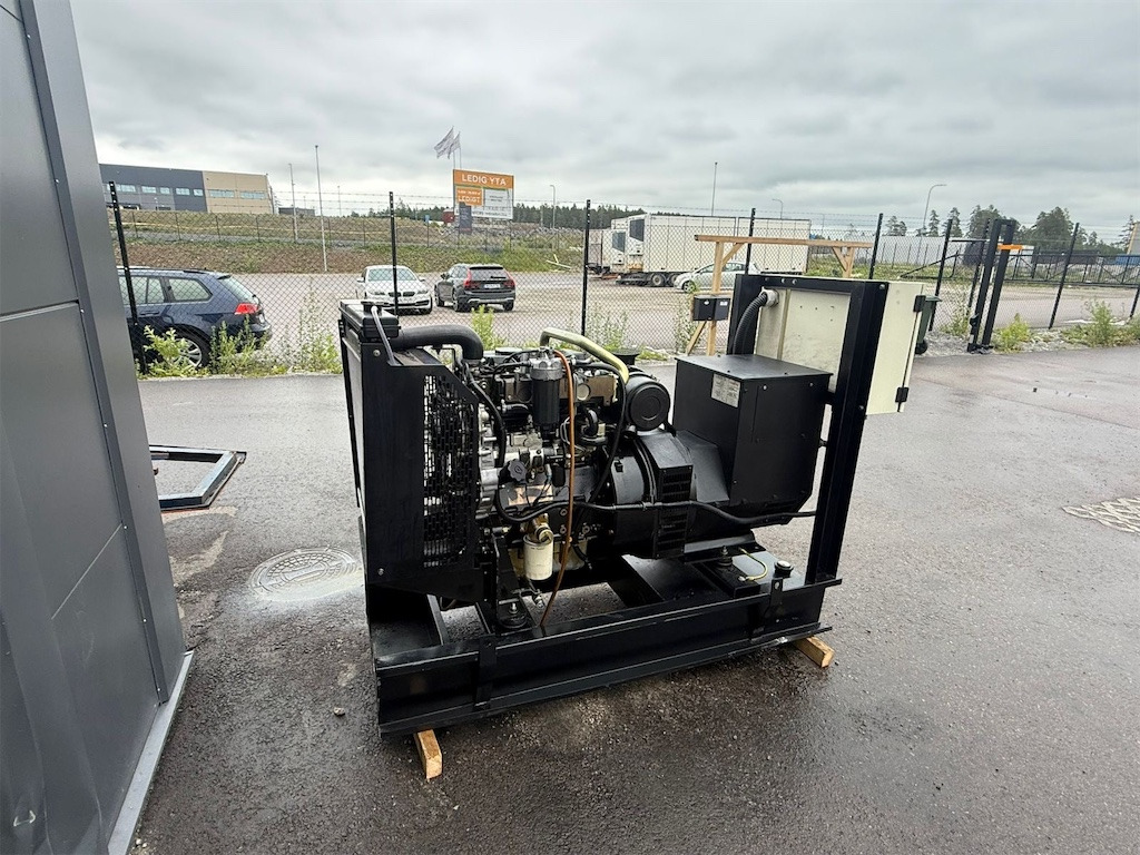 Електричний генератор Perkins 60 kva: фото 7